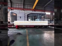 خانه کپسولی فضایی 11.5 متری با پنل های خورشیدی و روشنایی LED